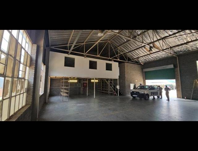 INDUSTRIAL PROPERTY TO RENT IN HALFWAY HOUSE